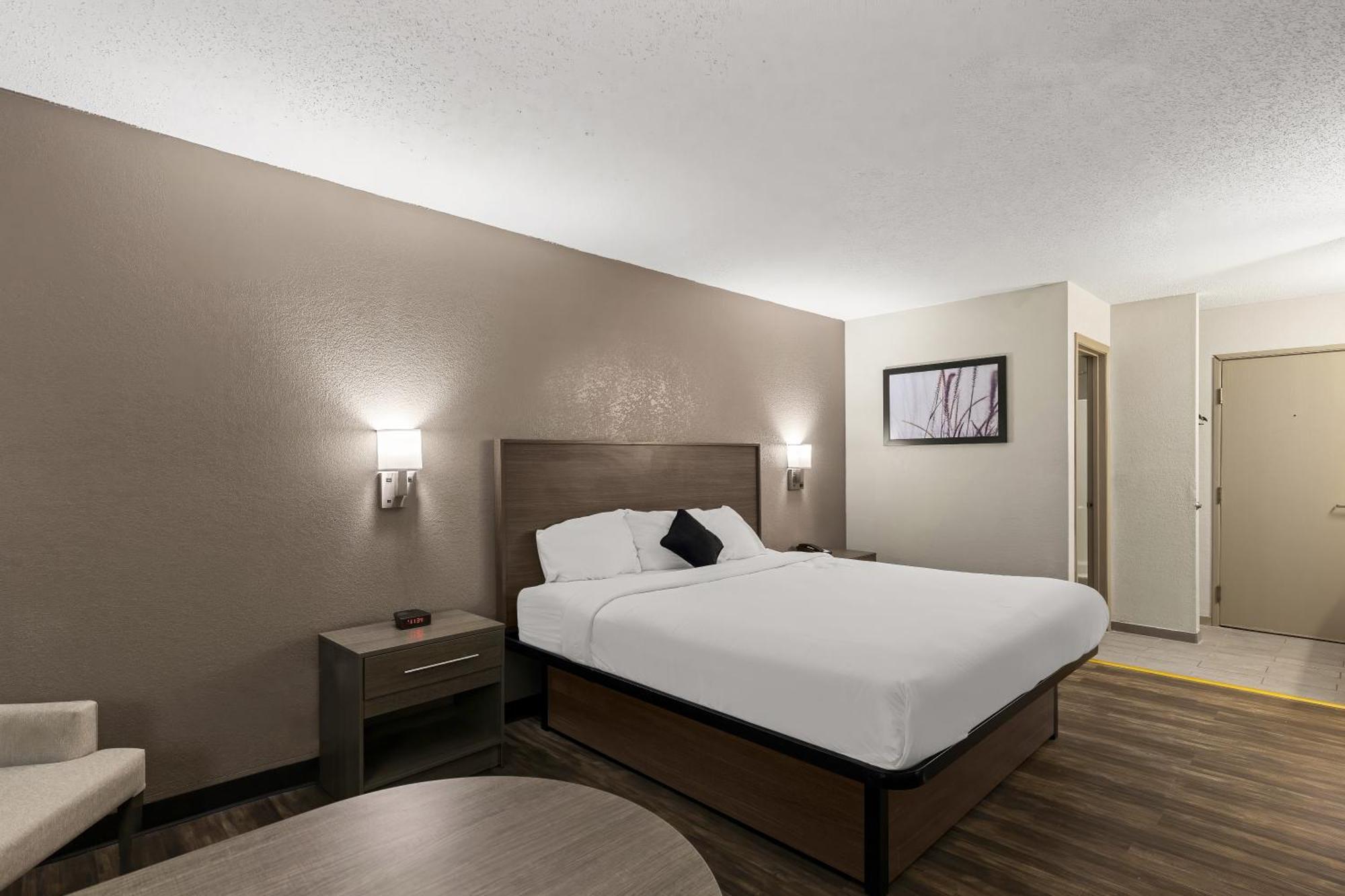Red Lion Inn & Suites Caseyville Extérieur photo