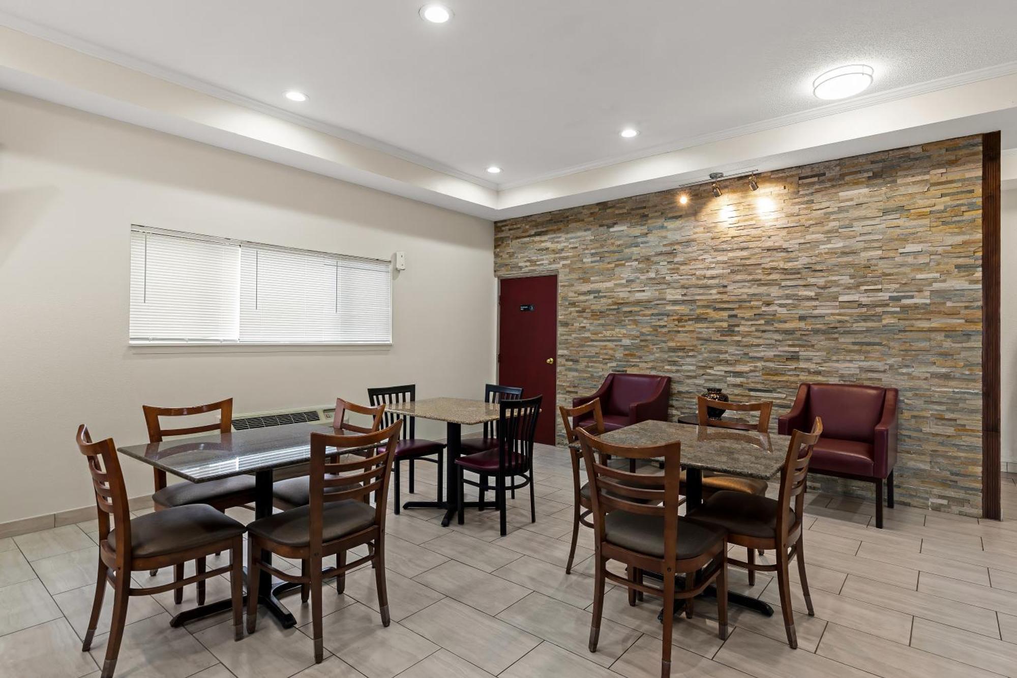 Red Lion Inn & Suites Caseyville Extérieur photo
