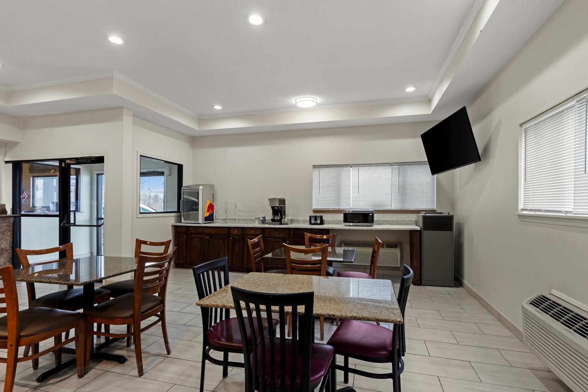 Red Lion Inn & Suites Caseyville Extérieur photo