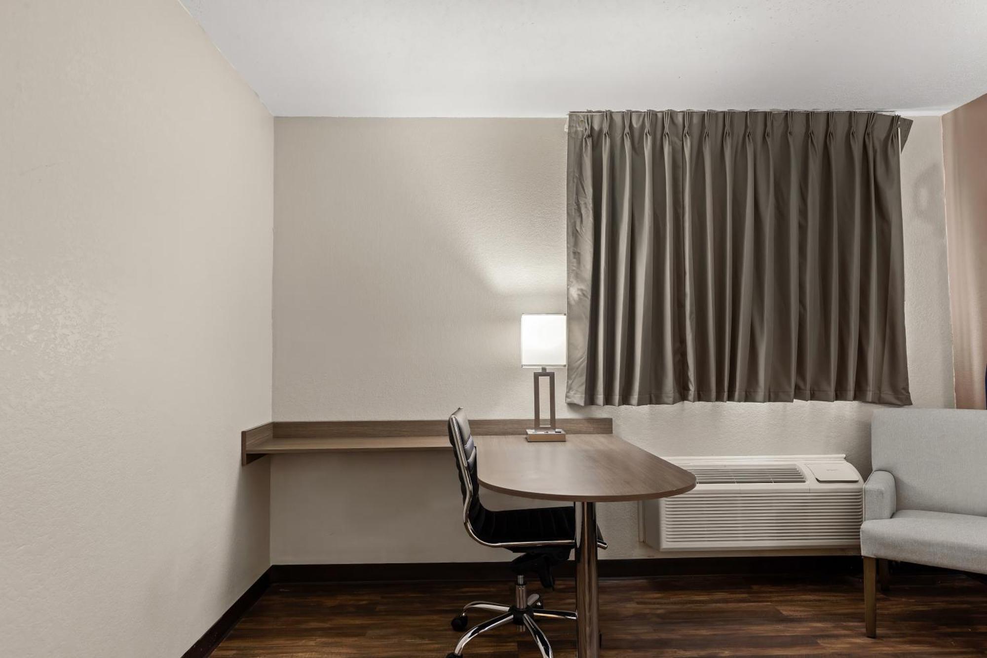 Red Lion Inn & Suites Caseyville Extérieur photo