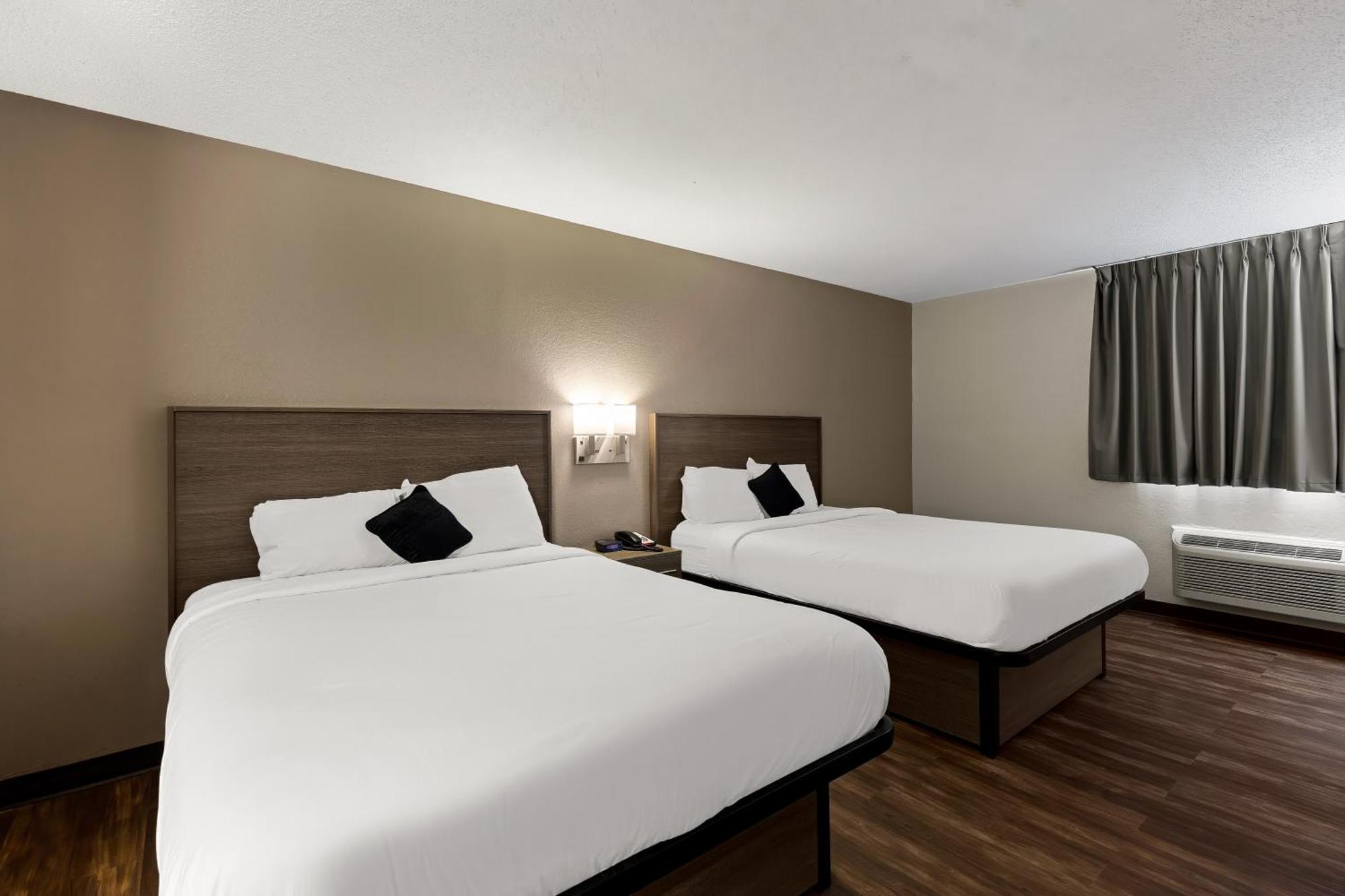Red Lion Inn & Suites Caseyville Extérieur photo