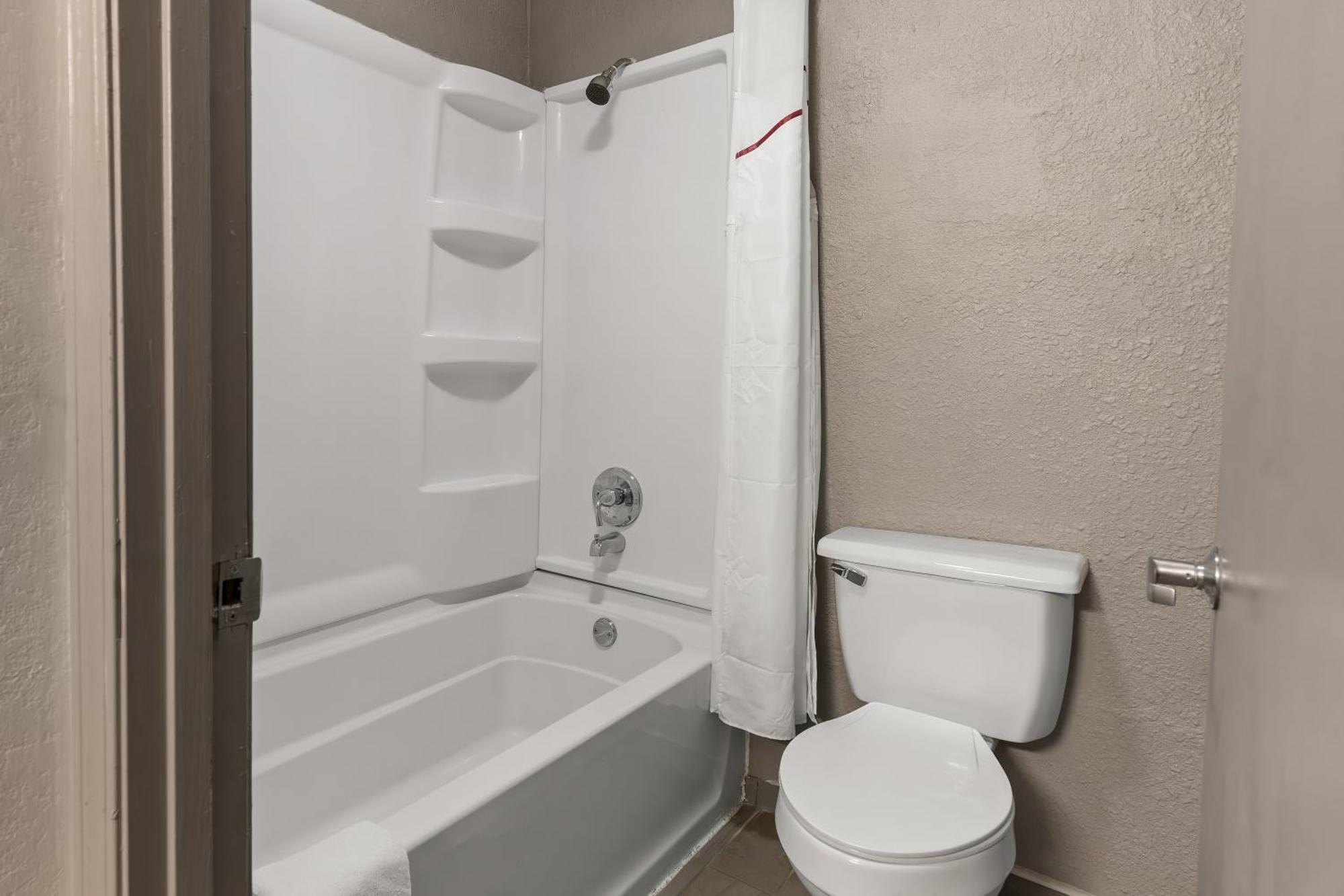 Red Lion Inn & Suites Caseyville Extérieur photo