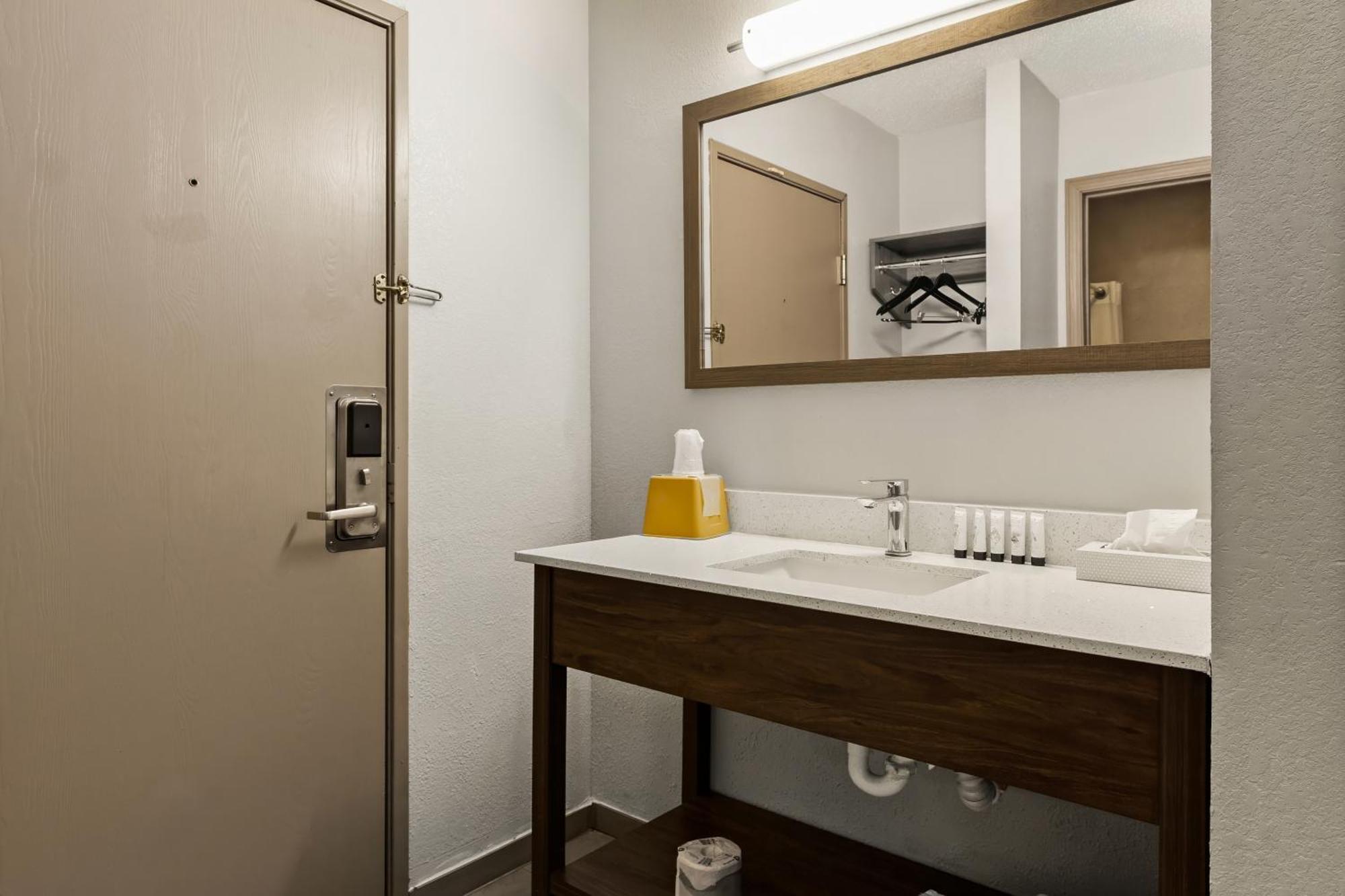 Red Lion Inn & Suites Caseyville Extérieur photo