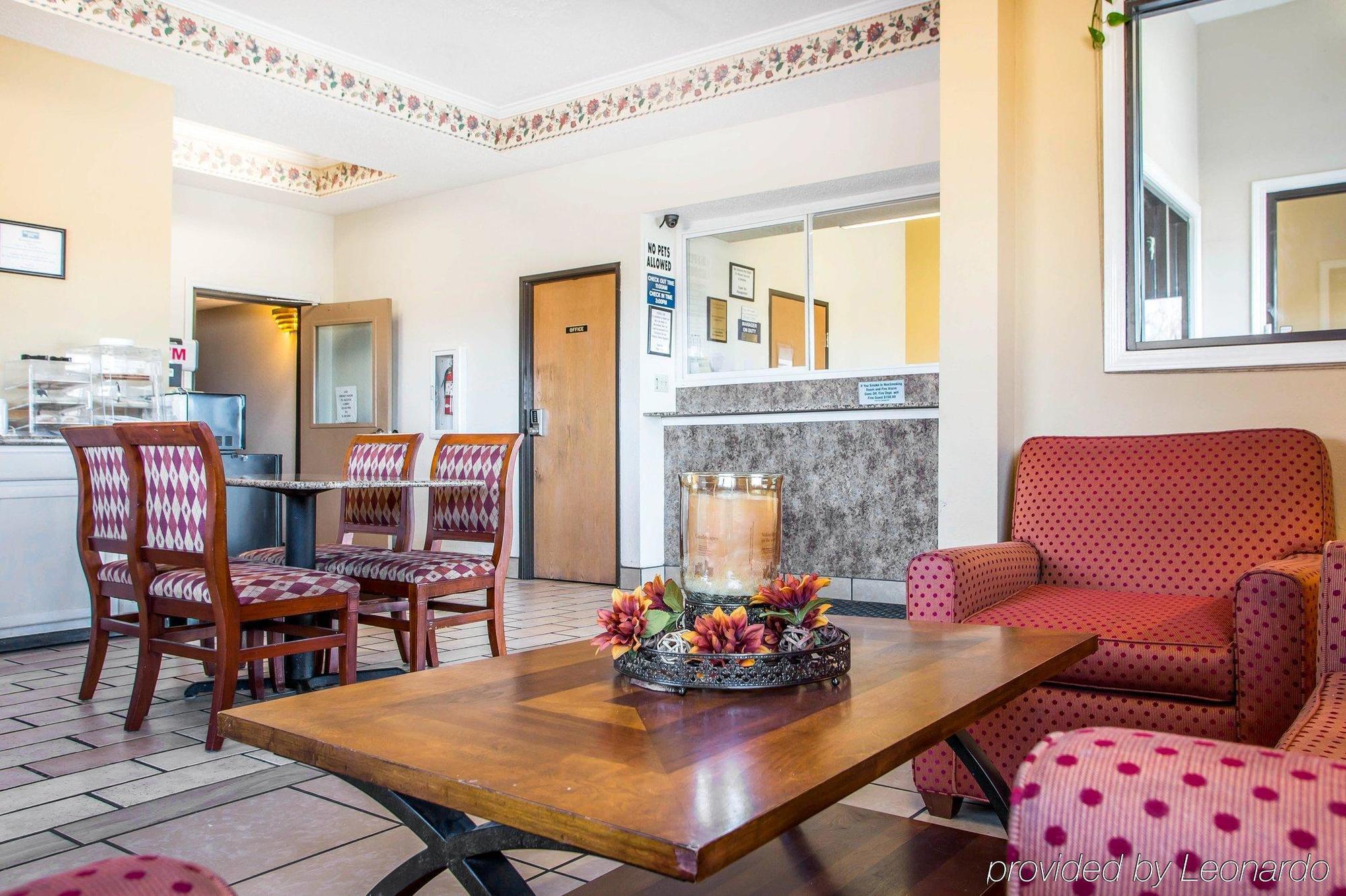 Red Lion Inn & Suites Caseyville Extérieur photo
