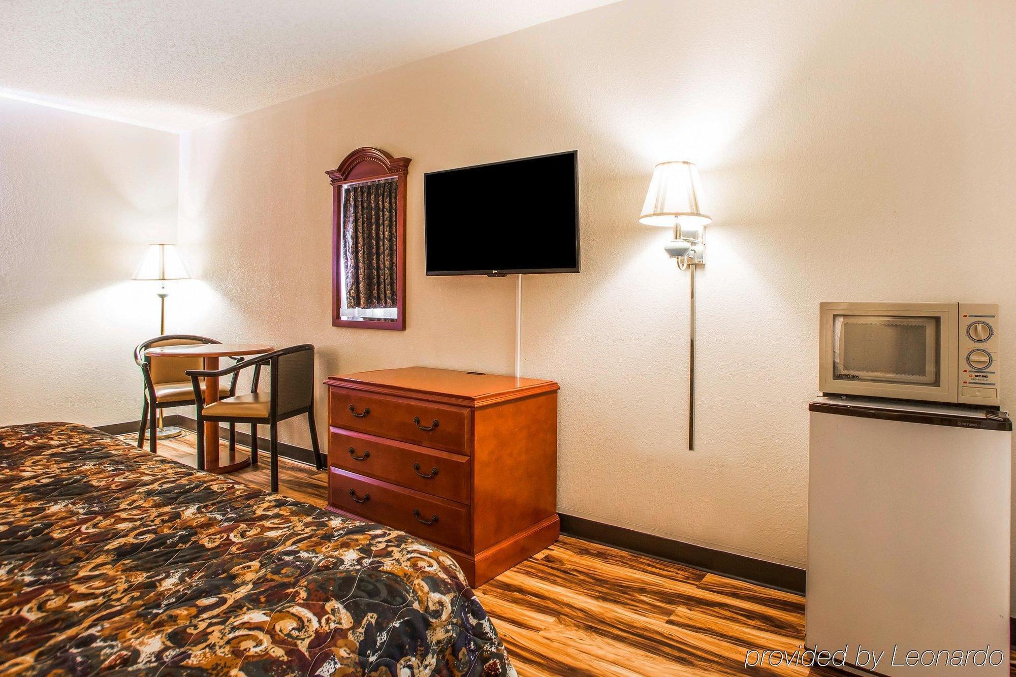 Red Lion Inn & Suites Caseyville Extérieur photo
