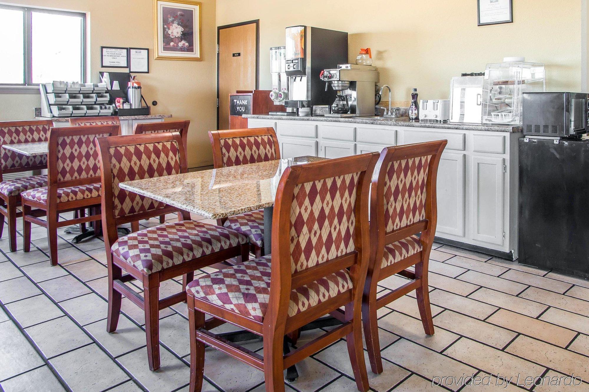 Red Lion Inn & Suites Caseyville Extérieur photo