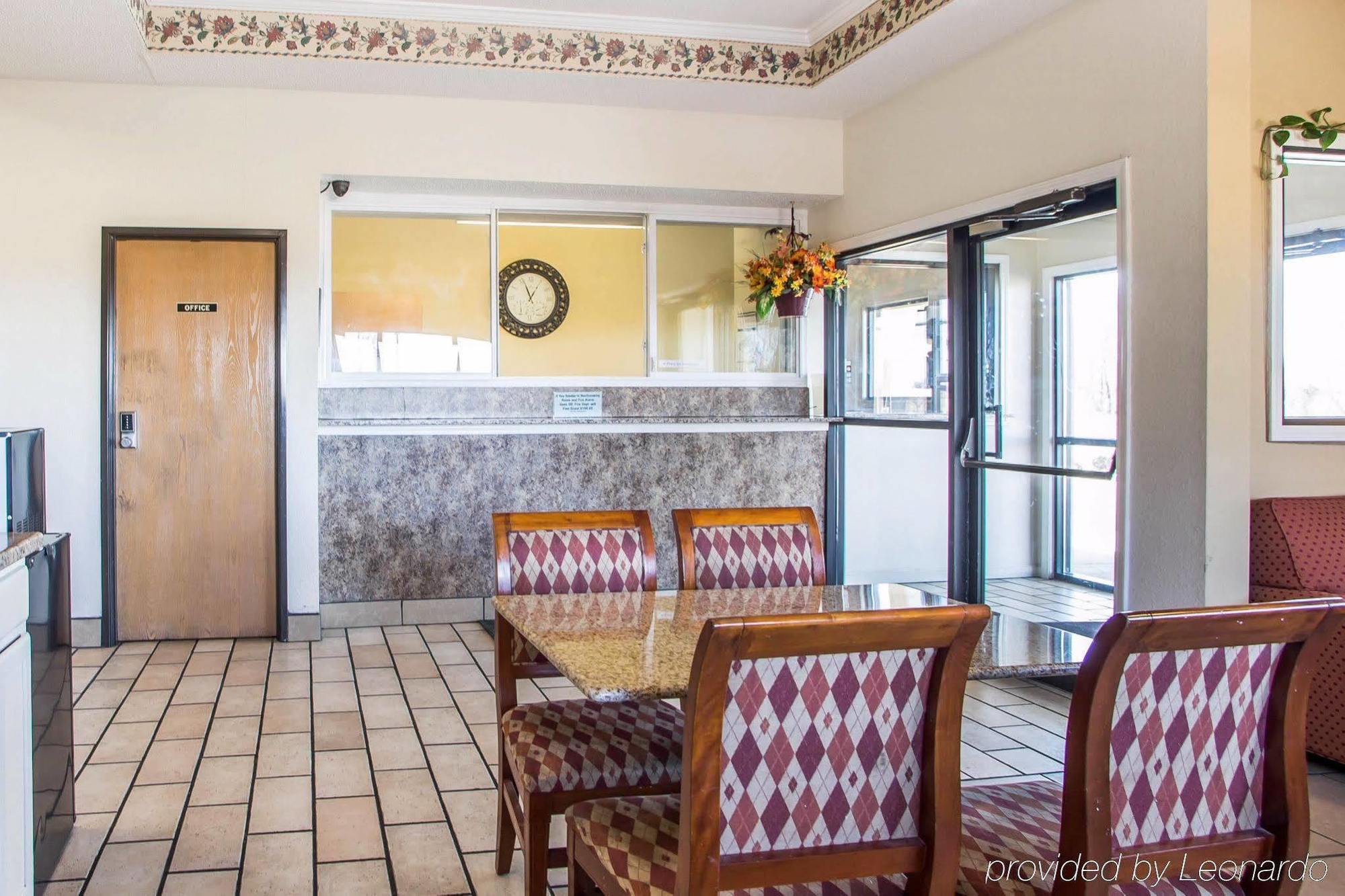 Red Lion Inn & Suites Caseyville Extérieur photo