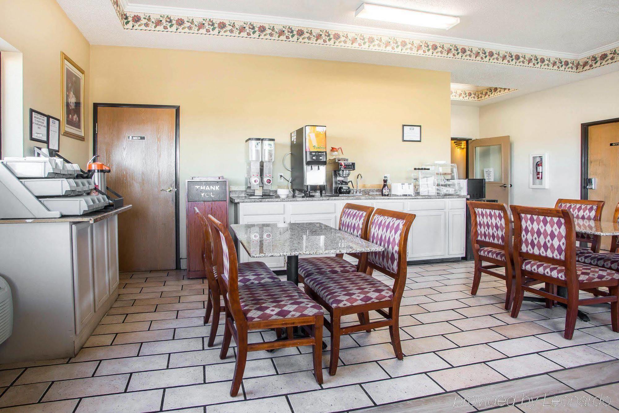 Red Lion Inn & Suites Caseyville Extérieur photo