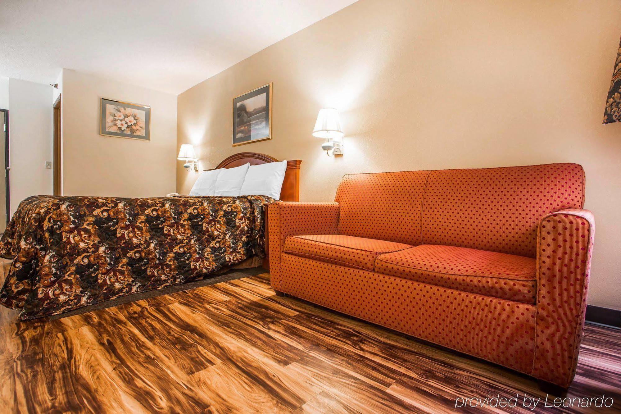 Red Lion Inn & Suites Caseyville Extérieur photo