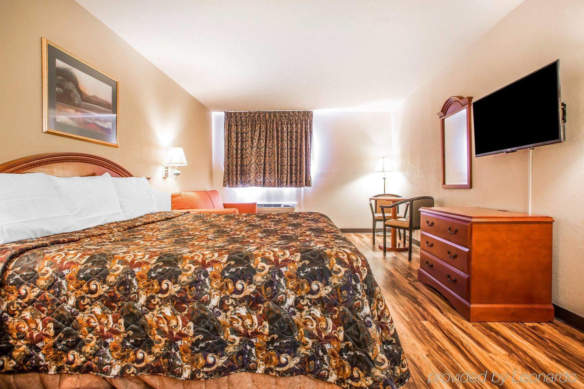 Red Lion Inn & Suites Caseyville Extérieur photo