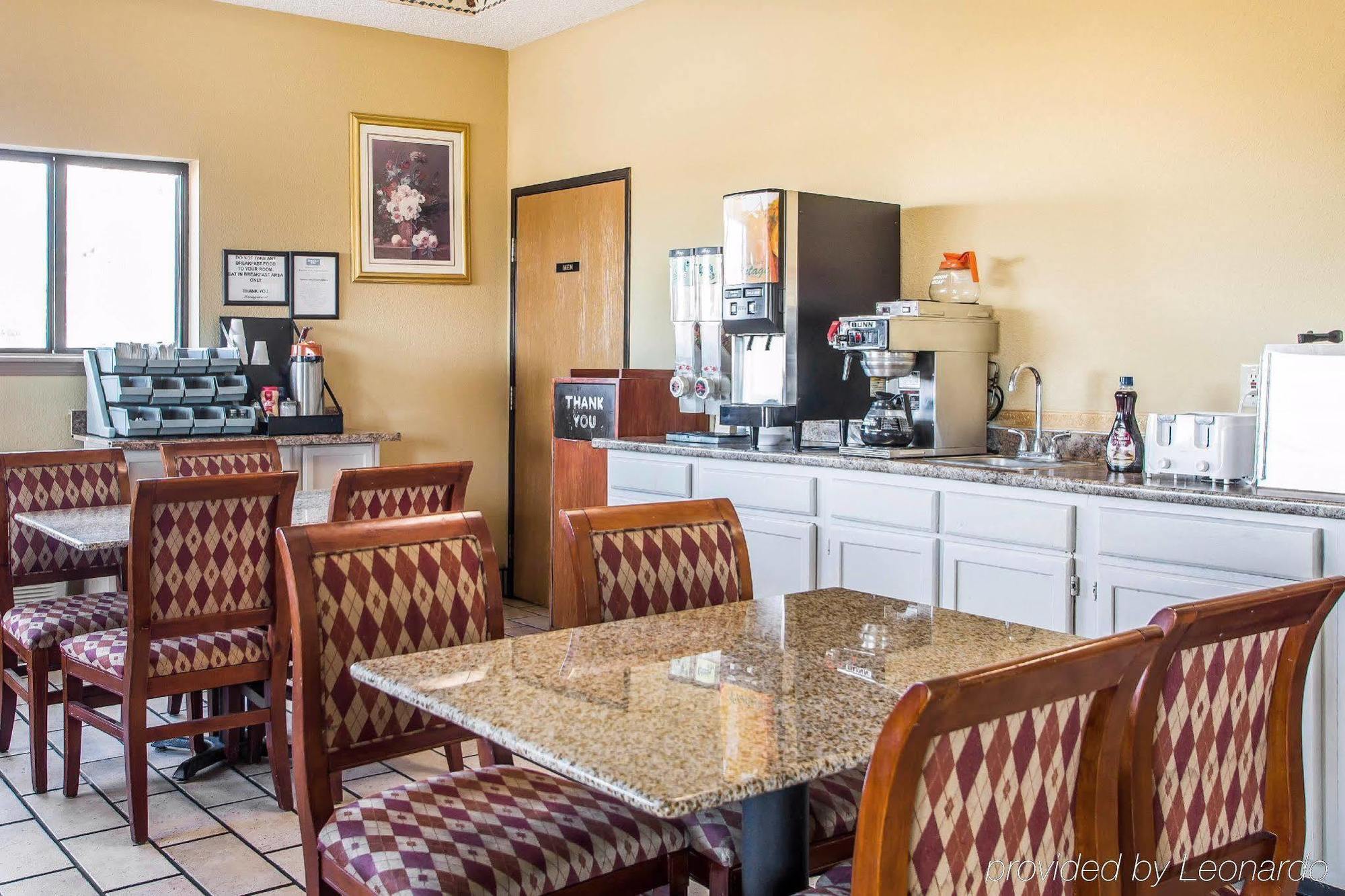 Red Lion Inn & Suites Caseyville Extérieur photo