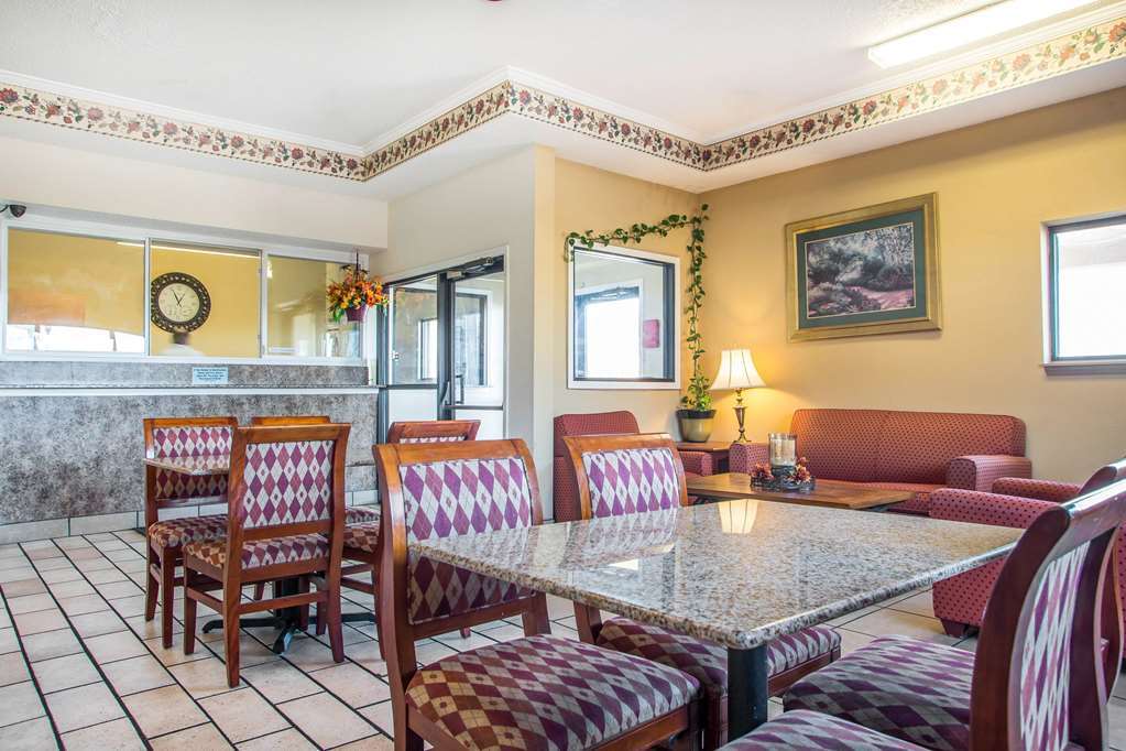 Red Lion Inn & Suites Caseyville Intérieur photo