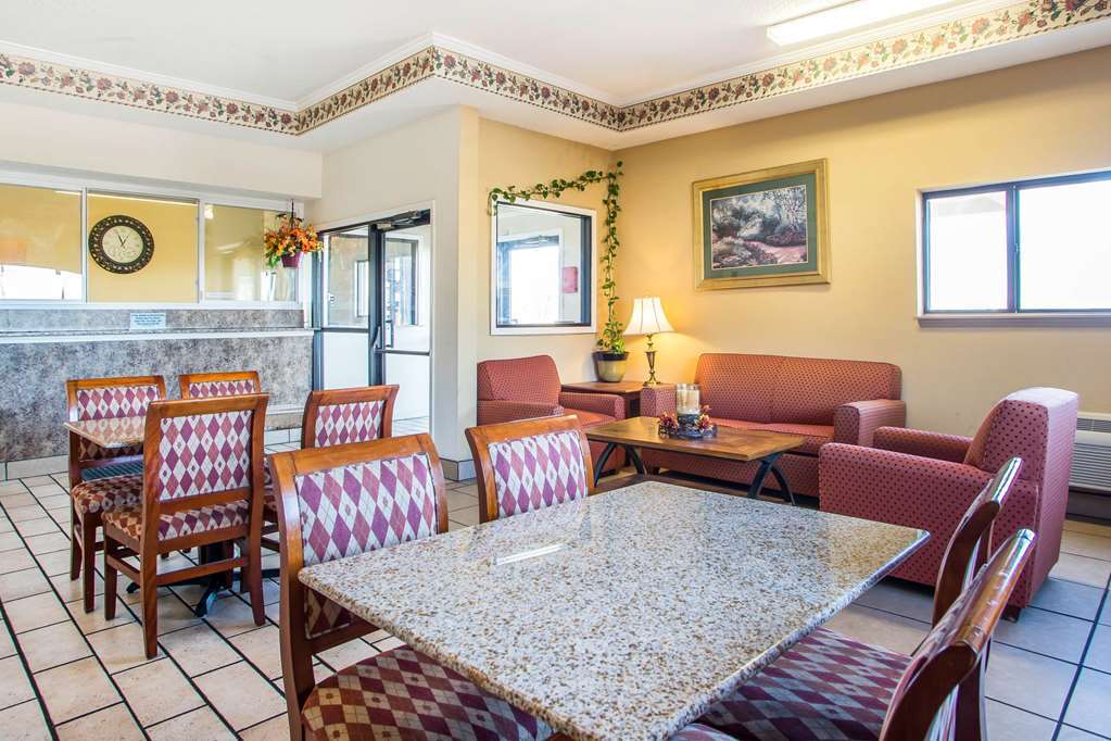 Red Lion Inn & Suites Caseyville Intérieur photo